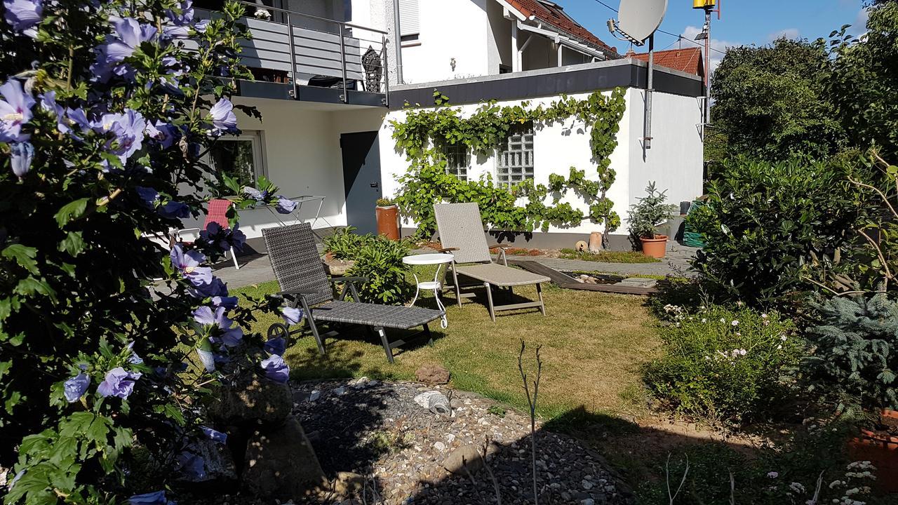 Apartamento Haus Sonnenschein Wiltingen Exterior foto